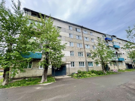 Продам трехкомнатную (3-комн.) квартиру, 2-й Микрорайон ул, 19, Эльбан рп