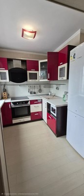 Продам трехкомнатную (3-комн.) квартиру, Сахалинская ул, 51, Южно-Сахалинск г