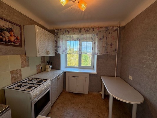 Продам трехкомнатную (3-комн.) квартиру, Ленина пр-кт, 4, Комсомольск-на-Амуре г