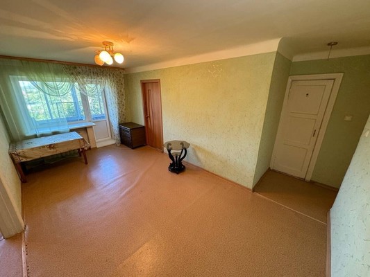Продам трехкомнатную (3-комн.) квартиру, Ленина пр-кт, 4, Комсомольск-на-Амуре г