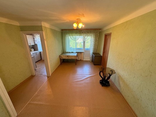 Продам трехкомнатную (3-комн.) квартиру, Ленина пр-кт, 4, Комсомольск-на-Амуре г