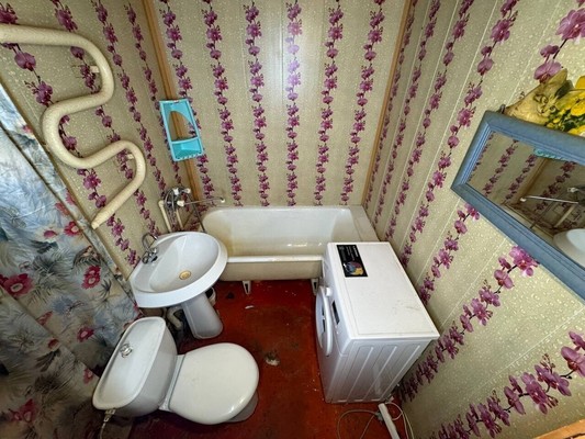 Продам трехкомнатную (3-комн.) квартиру, Ленина пр-кт, 4, Комсомольск-на-Амуре г