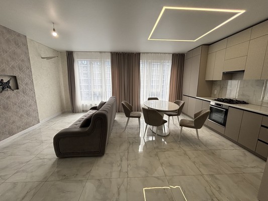 Продам трехкомнатную (3-комн.) квартиру, Тлостанова ул, 32, Нальчик г