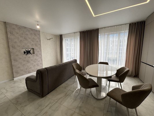 Продам трехкомнатную (3-комн.) квартиру, Тлостанова ул, 32, Нальчик г
