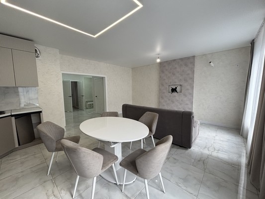 Продам трехкомнатную (3-комн.) квартиру, Тлостанова ул, 32, Нальчик г