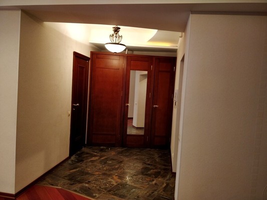 Продам трехкомнатную (3-комн.) квартиру, Циолковского ул, 5а, Лобня г