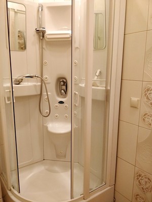 Продам трехкомнатную (3-комн.) квартиру, Циолковского ул, 5а, Лобня г