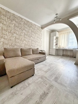 Продам трехкомнатную (3-комн.) квартиру, им. Максима Горького ул, 34к2, Краснодар г