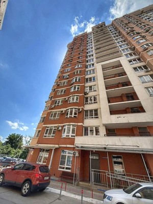 Продам трехкомнатную (3-комн.) квартиру, им. Максима Горького ул, 34к2, Краснодар г