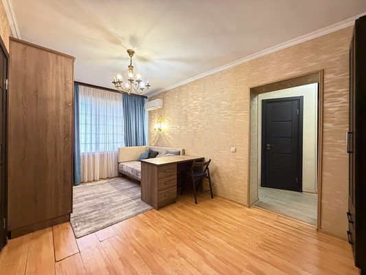 Продам двухкомнатную (2-комн.) квартиру, Захарова ул, 82, Нальчик г