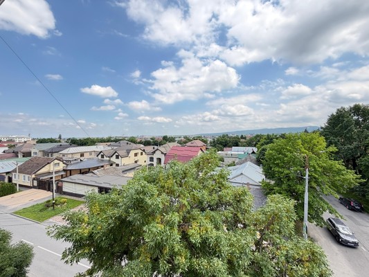 Продам двухкомнатную (2-комн.) квартиру, Захарова ул, 82, Нальчик г