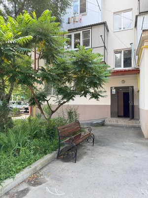 Продам двухкомнатную (2-комн.) квартиру, Захарова ул, 82, Нальчик г