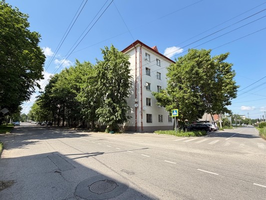 Продам двухкомнатную (2-комн.) квартиру, Захарова ул, 82, Нальчик г