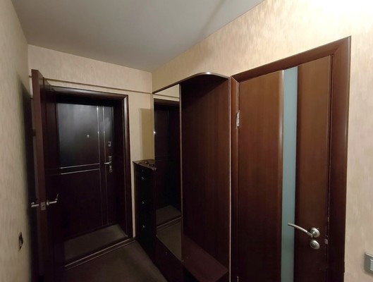 Продам трехкомнатную (3-комн.) квартиру, Ленина ул, 25, Дзержинский г