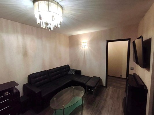 Продам трехкомнатную (3-комн.) квартиру, Ленина ул, 25, Дзержинский г