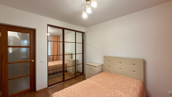 Продам двухкомнатную (2-комн.) квартиру, Морозова ул, 152, Сыктывкар г