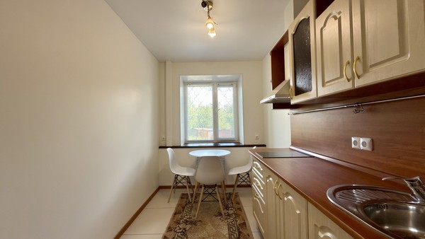 Продам двухкомнатную (2-комн.) квартиру, Морозова ул, 152, Сыктывкар г