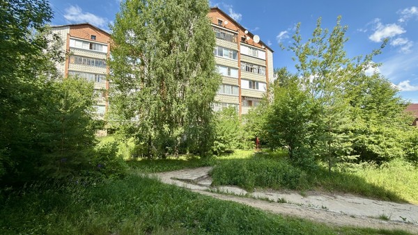 Продам двухкомнатную (2-комн.) квартиру, Морозова ул, 152, Сыктывкар г