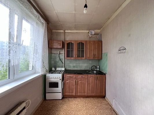 Продам трехкомнатную (3-комн.) квартиру, Дмитровская ул, 33а, Базарово д