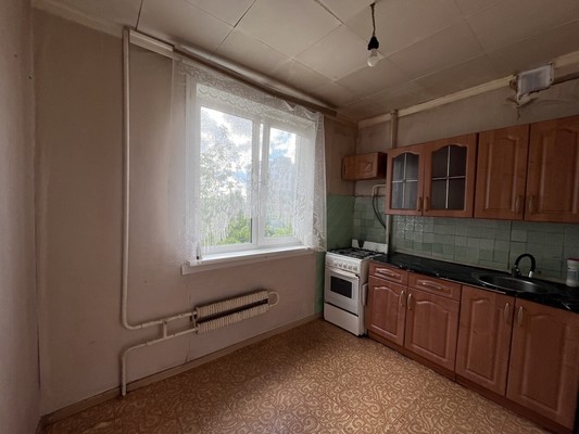 Продам трехкомнатную (3-комн.) квартиру, Дмитровская ул, 33а, Базарово д