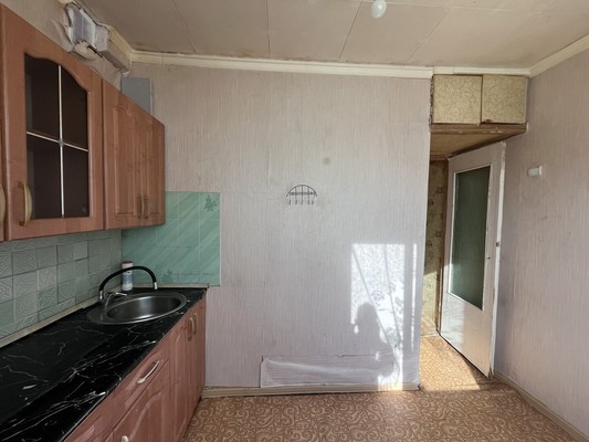 Продам трехкомнатную (3-комн.) квартиру, Дмитровская ул, 33а, Базарово д