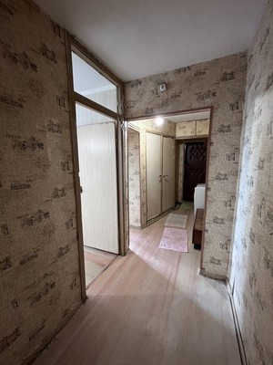 Продам трехкомнатную (3-комн.) квартиру, Дмитровская ул, 33а, Базарово д