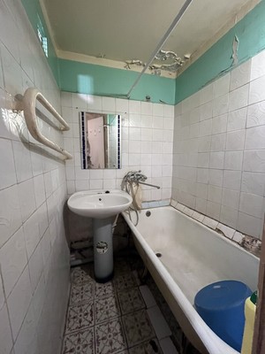 Продам трехкомнатную (3-комн.) квартиру, Дмитровская ул, 33а, Базарово д