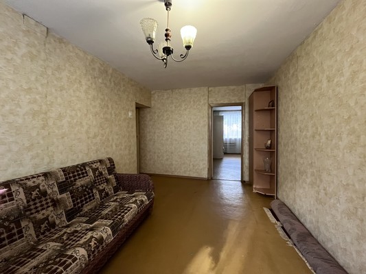 Продам трехкомнатную (3-комн.) квартиру, Дмитровская ул, 33а, Базарово д