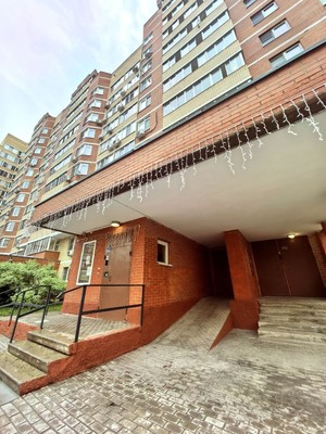 Продам двухкомнатную (2-комн.) квартиру, Родники мкр, 6, Знамя Октября п