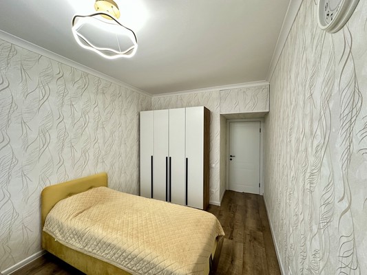 Продам трехкомнатную (3-комн.) квартиру, Свободы (Мирный мкр.) ул, 5, Мирный п