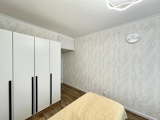 Продам трехкомнатную (3-комн.) квартиру, Свободы (Мирный мкр.) ул, 5, Мирный п