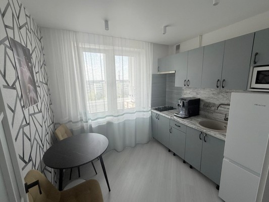 Продам двухкомнатную (2-комн.) квартиру, В мкр, 12, Троицк г