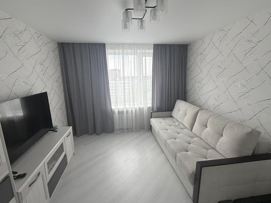 Продам двухкомнатную (2-комн.) квартиру, В мкр, 12, Троицк г