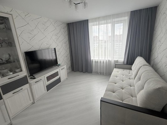 Продам двухкомнатную (2-комн.) квартиру, В мкр, 12, Троицк г