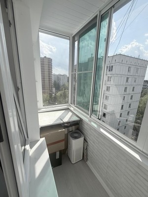 Продам двухкомнатную (2-комн.) квартиру, В мкр, 12, Троицк г