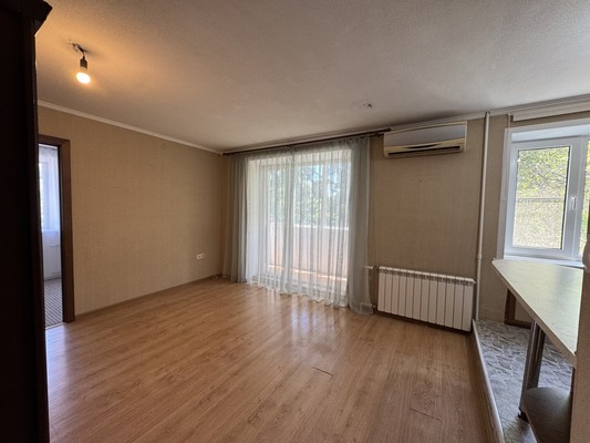 Продам двухкомнатную (2-комн.) квартиру, Коммунистический пр-кт, 2к1, Ростов-на-Дону г