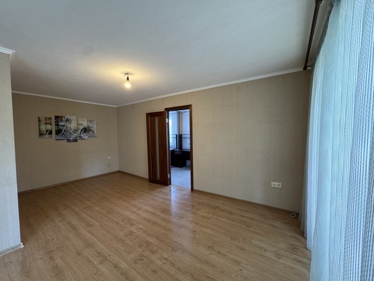 Продам двухкомнатную (2-комн.) квартиру, Коммунистический пр-кт, 2к1, Ростов-на-Дону г