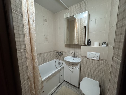 Продам двухкомнатную (2-комн.) квартиру, Коммунистический пр-кт, 2к1, Ростов-на-Дону г
