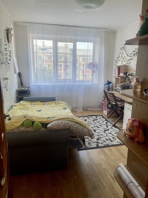 Продам трехкомнатную (3-комн.) квартиру, 4Б, Дубровицы п