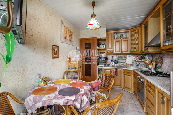Продам трехкомнатную (3-комн.) квартиру, Каспийская ул, 30к7, Москва г