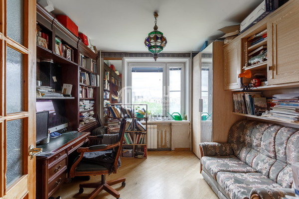 Продам трехкомнатную (3-комн.) квартиру, Каспийская ул, 30к7, Москва г