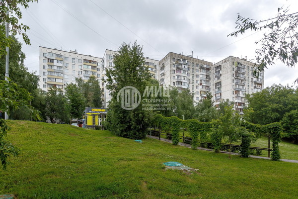 Продам трехкомнатную (3-комн.) квартиру, Каспийская ул, 30к7, Москва г
