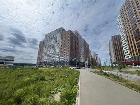 Продам трехкомнатную (3-комн.) квартиру, Южный (Южная Битца мкр.) б-р, 4, Битца п