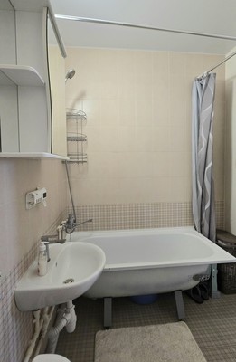 Продам двухкомнатную (2-комн.) квартиру, Карпинского ул, 14, Пермь г