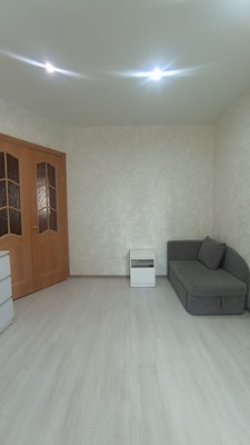 Продам двухкомнатную (2-комн.) квартиру, Оборонная ул, 2к5, Мурино п