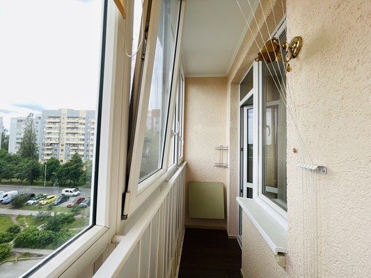 Продам трехкомнатную (3-комн.) квартиру, О.Кошевого ул, 15, Калининград г