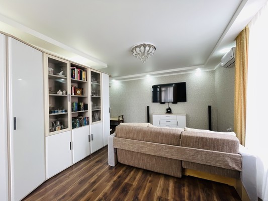 Продам трехкомнатную (3-комн.) квартиру, О.Кошевого ул, 15, Калининград г