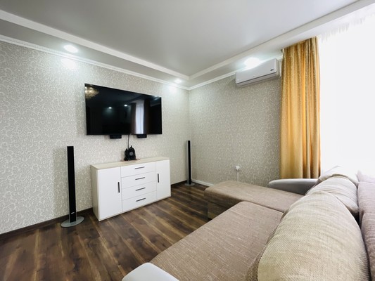 Продам трехкомнатную (3-комн.) квартиру, О.Кошевого ул, 15, Калининград г