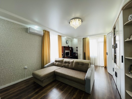 Продам трехкомнатную (3-комн.) квартиру, О.Кошевого ул, 15, Калининград г