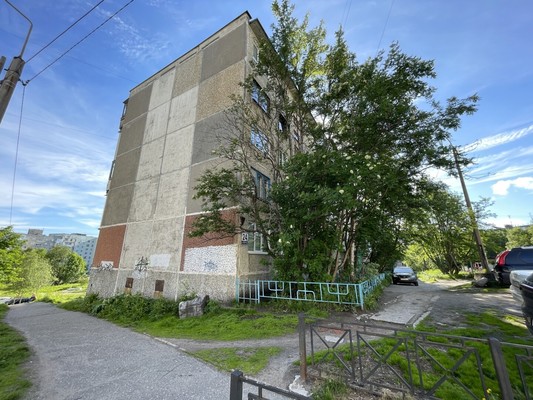 Продам двухкомнатную (2-комн.) квартиру, Олега Кошевого ул, 24, Мурманск г